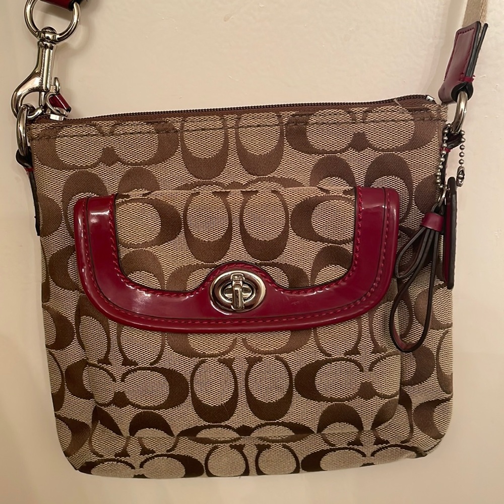 Coach// Swingback Crossbody Bag with Turnlock